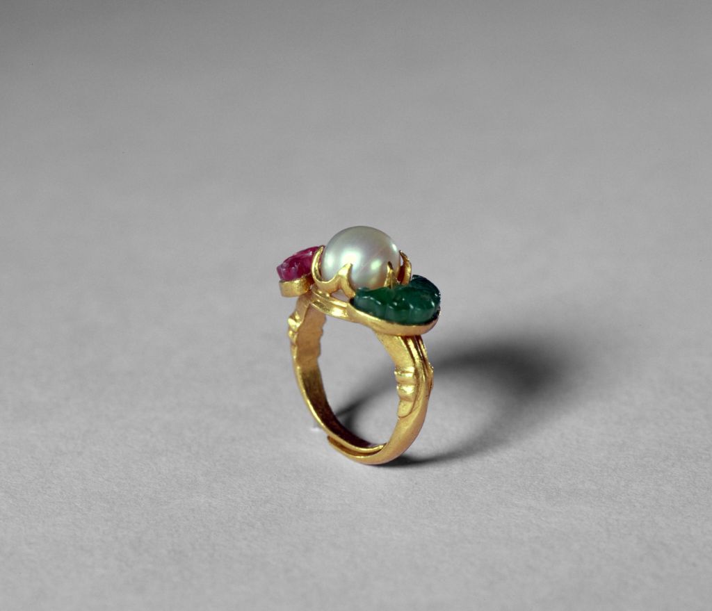 图片[1]-Gold inlaid pearl emerald ring-China Archive